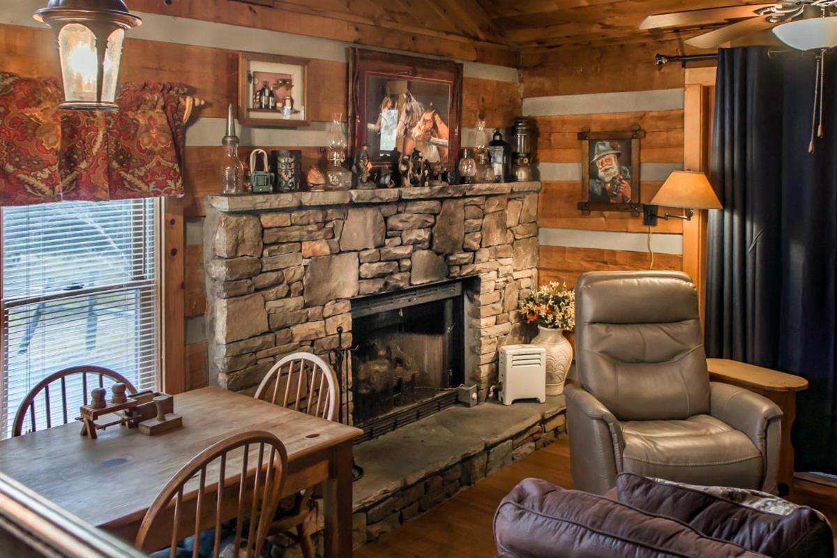 Suits Us Pigeon Forge Ngoại thất bức ảnh